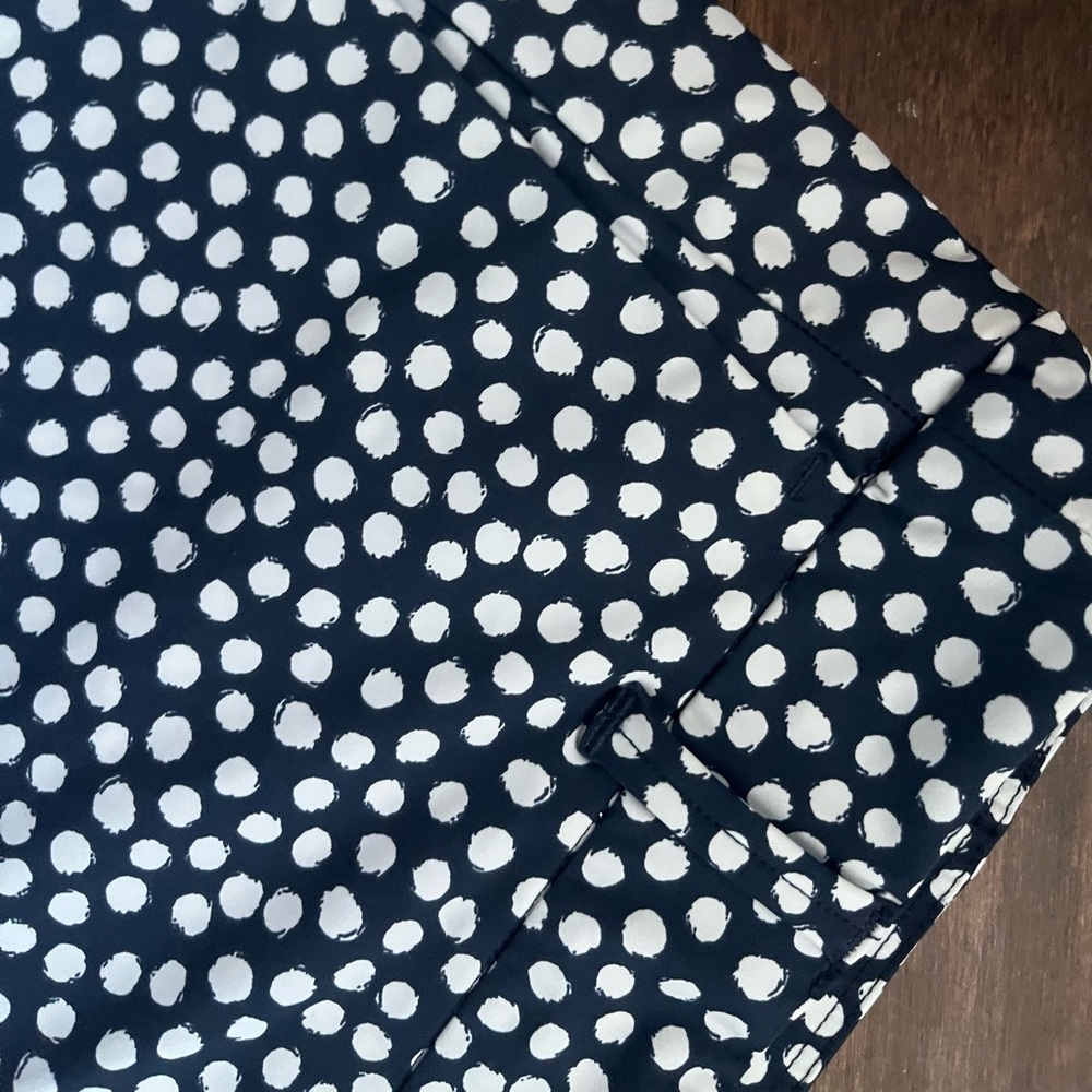 NWT Spanx Navy and White Polka dot Shorts.  Front pockets. Size XL. - Picture 2 of 4